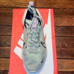 WOMEN NIKE VISTA LITE